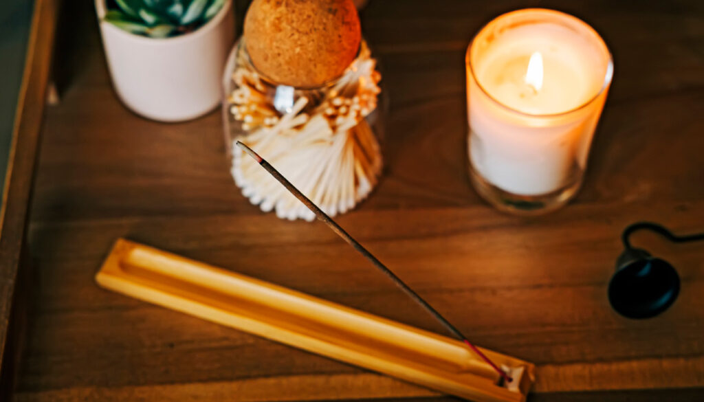 Quel encens faut-il utiliser pour purifier la maison ?
