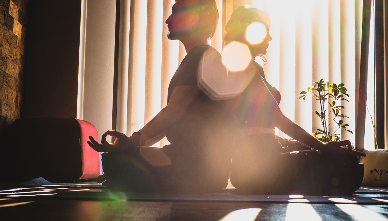 découvrez la puissance de l'énergie sexuelle avec la kundalini : comprendre ses mécanismes, ses bienfaits et comment elle peut transformer votre bien-être intime et global.