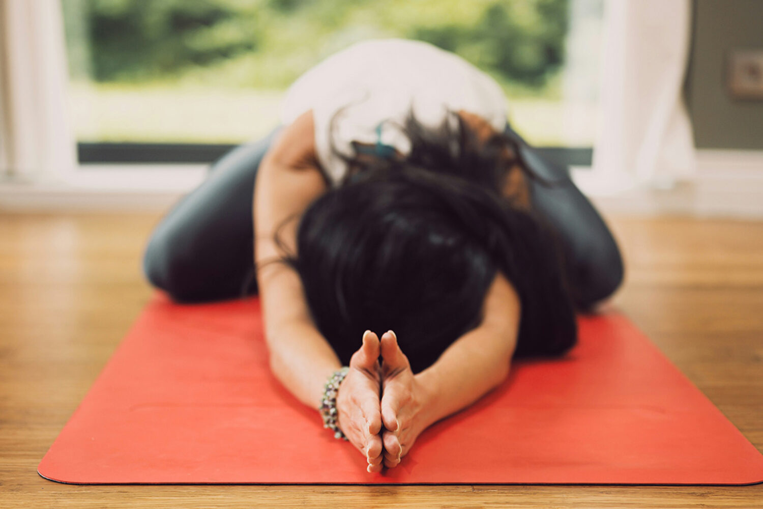 Qu&rsquo;est-ce que le Yin Yoga : origines, principes et bienfaits essentiels
