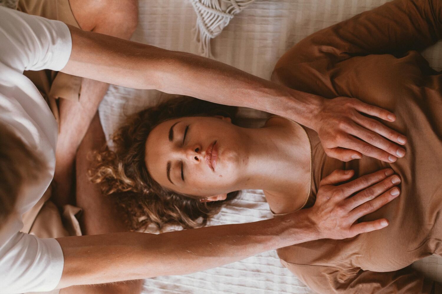 Reiki et inflammation : bienfaits potentiels et limites de la pratique