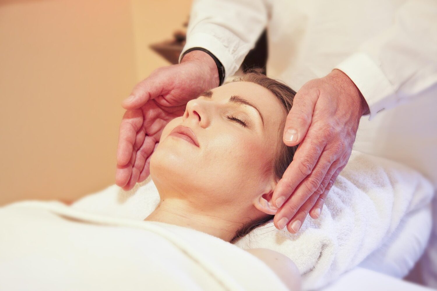 Reiki bienfait : vertus, ressentis et limites de la méthode énergétique