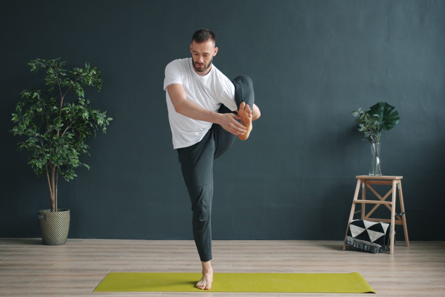 Pantalon de yoga homme (coton bio, lin) : comment bien le choisir
